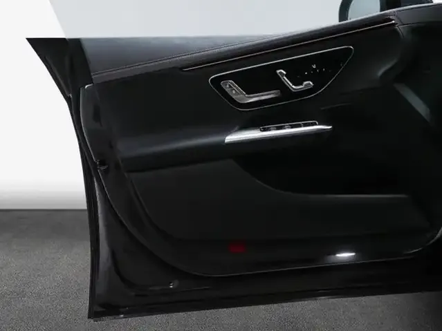 Mercedes-Benz EQE 300