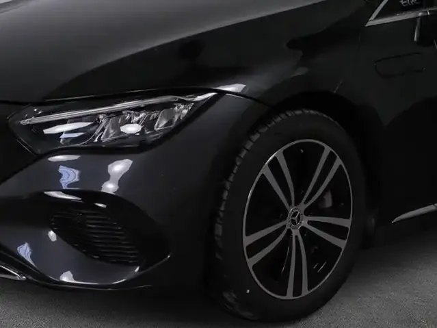Mercedes-Benz EQE 300