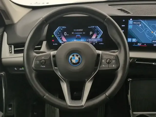 BMW iX1