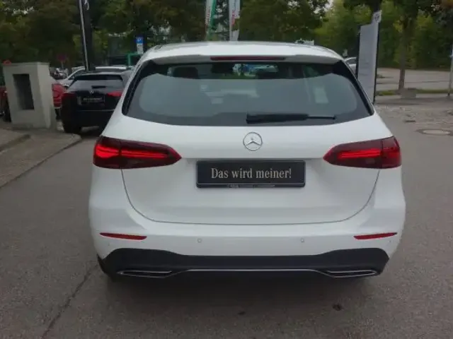 Mercedes-Benz B 200