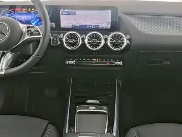 Mercedes-Benz EQA 300