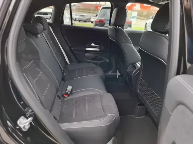 Mercedes-Benz GLA 220