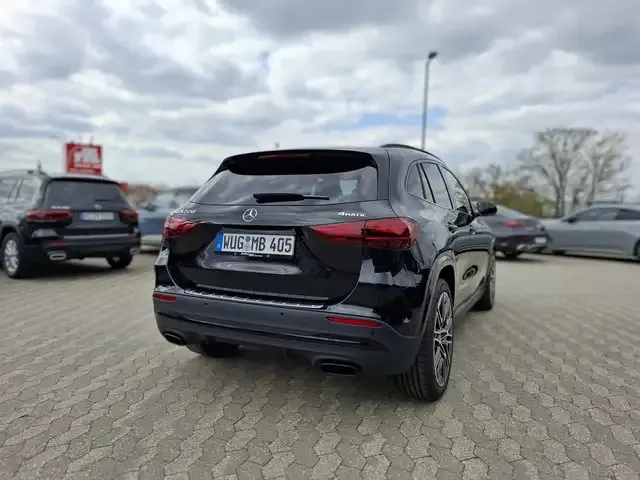 Mercedes-Benz GLA 220
