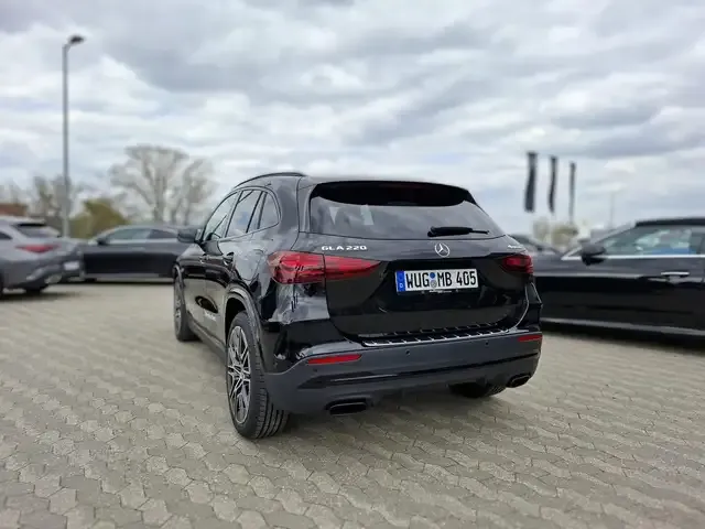 Mercedes-Benz GLA 220