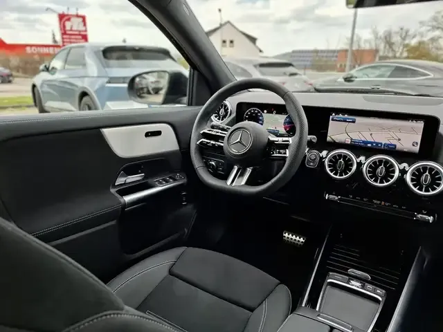Mercedes-Benz GLA 220