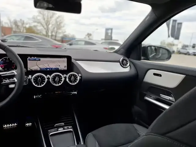 Mercedes-Benz GLA 220