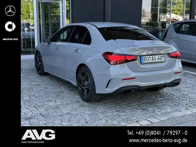 Mercedes-Benz A 200