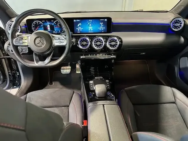 Mercedes-Benz CLA 220