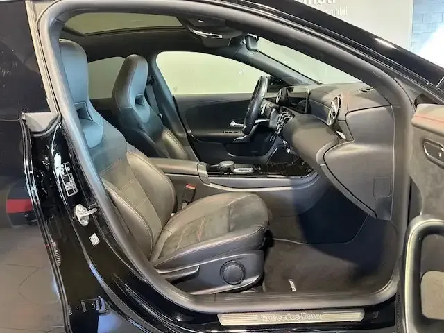Mercedes-Benz CLA 220