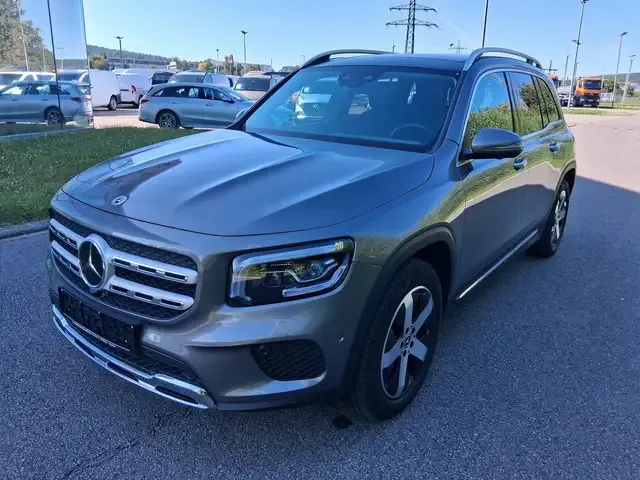 Mercedes-Benz GLB 200