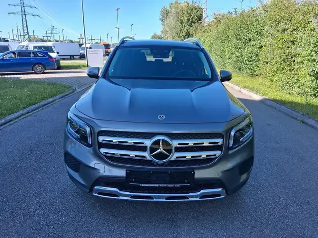 Mercedes-Benz GLB 200