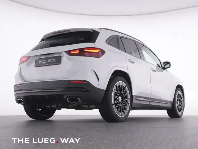 Mercedes-Benz GLA 220