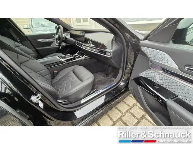 BMW 740