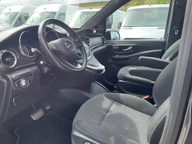 Mercedes-Benz V 250