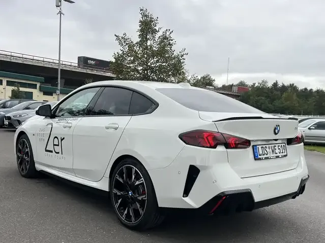BMW 220