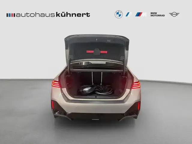 BMW 550