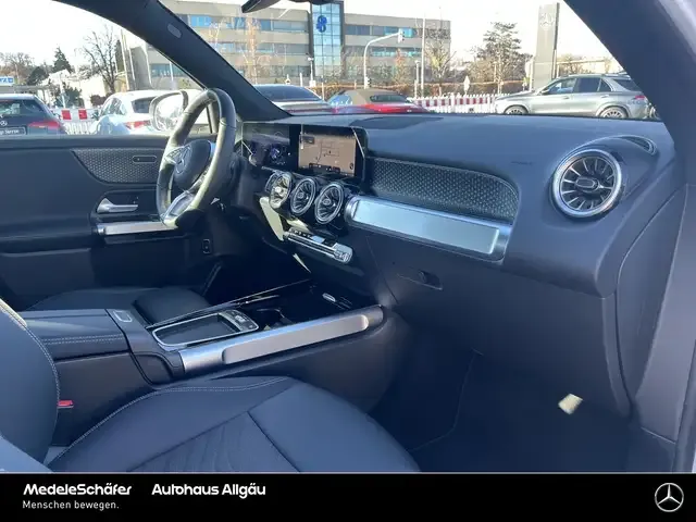 Mercedes-Benz EQB 300