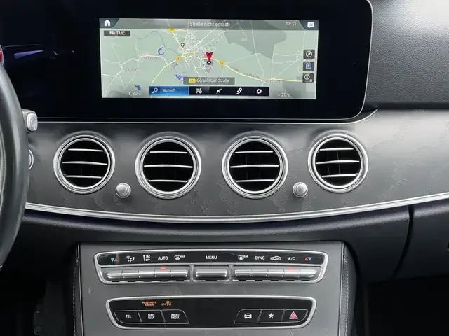 Mercedes-Benz E 200