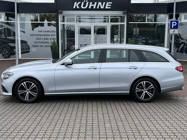 Mercedes-Benz E 200