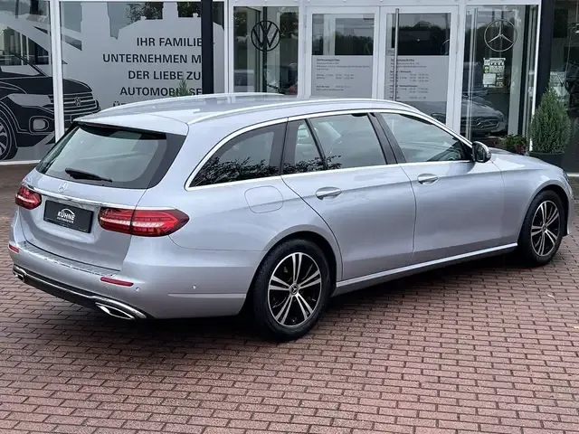 Mercedes-Benz E 200