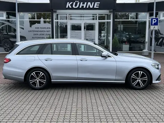 Mercedes-Benz E 200