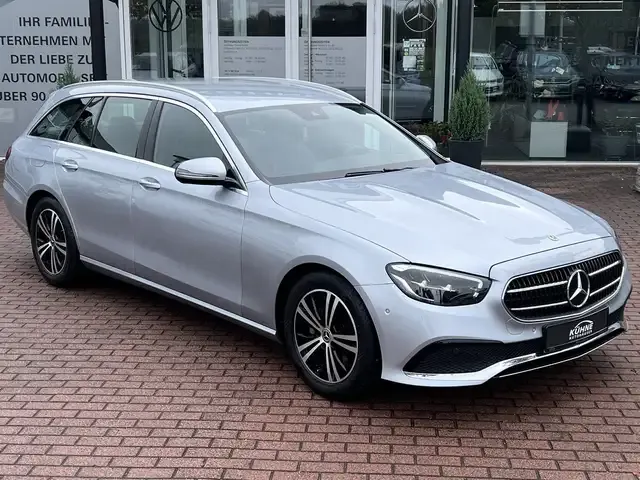 Mercedes-Benz E 200