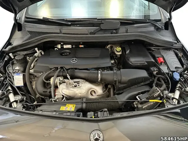 Mercedes-Benz B 180
