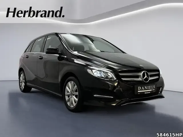 Mercedes-Benz B 180