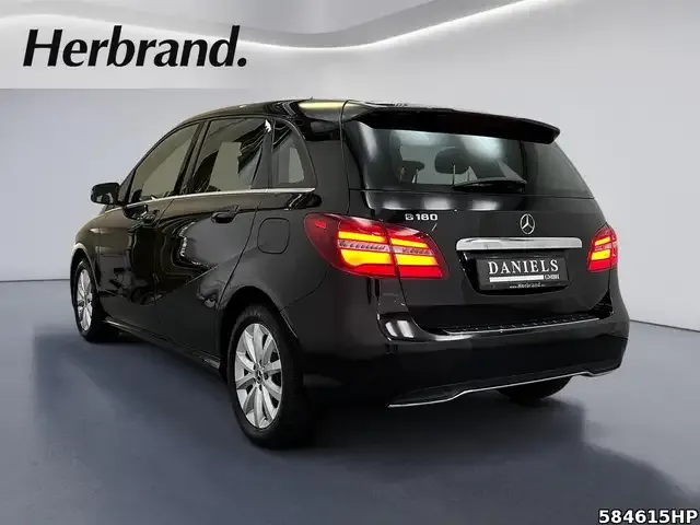 Mercedes-Benz B 180