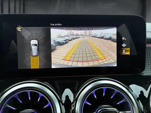 Mercedes-Benz EQB 350