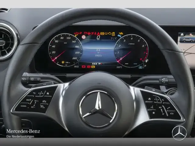 Mercedes-Benz GLA 200