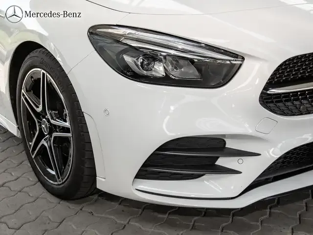 Mercedes-Benz B 180