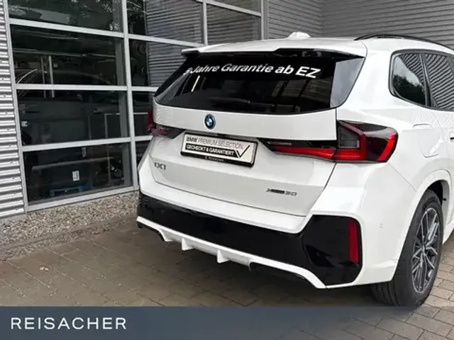 BMW iX1