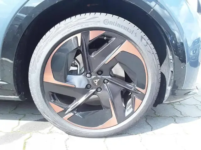 CUPRA Tavascan