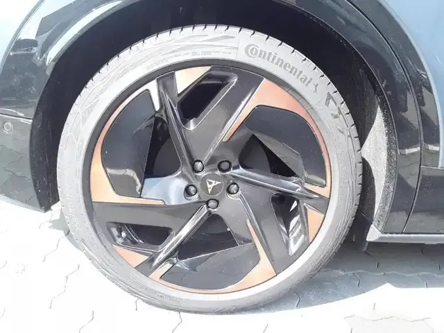 CUPRA Tavascan
