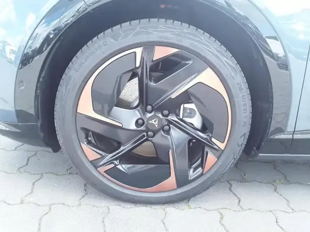 CUPRA Tavascan