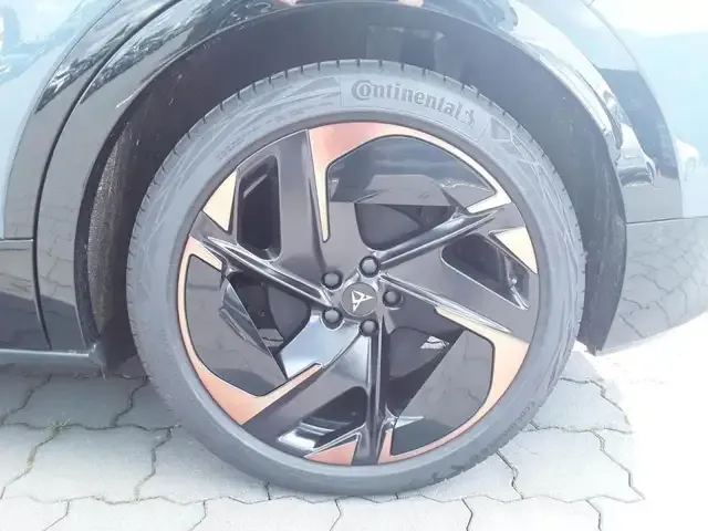 CUPRA Tavascan