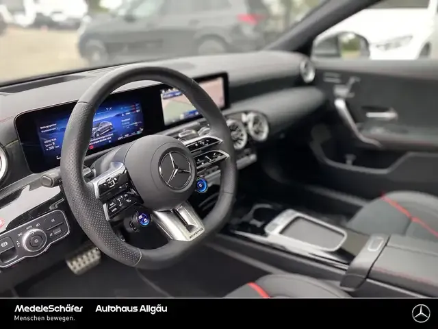 Mercedes-Benz CLA 35 AMG
