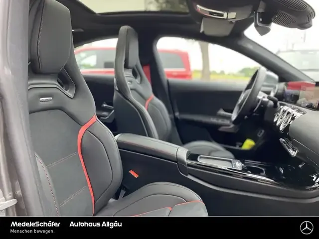 Mercedes-Benz CLA 35 AMG