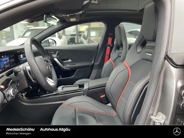 Mercedes-Benz CLA 35 AMG