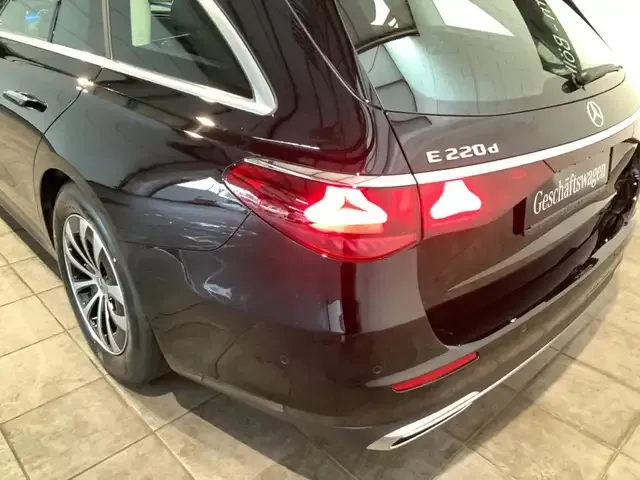 Mercedes-Benz E 220