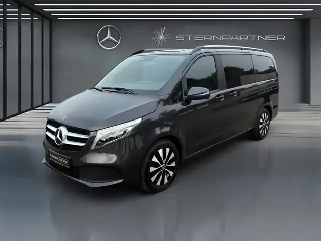 Mercedes-Benz V 220