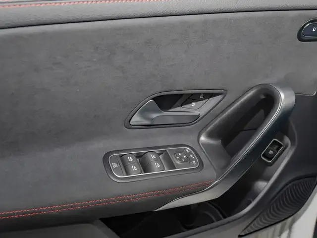 Mercedes-Benz CLA 220