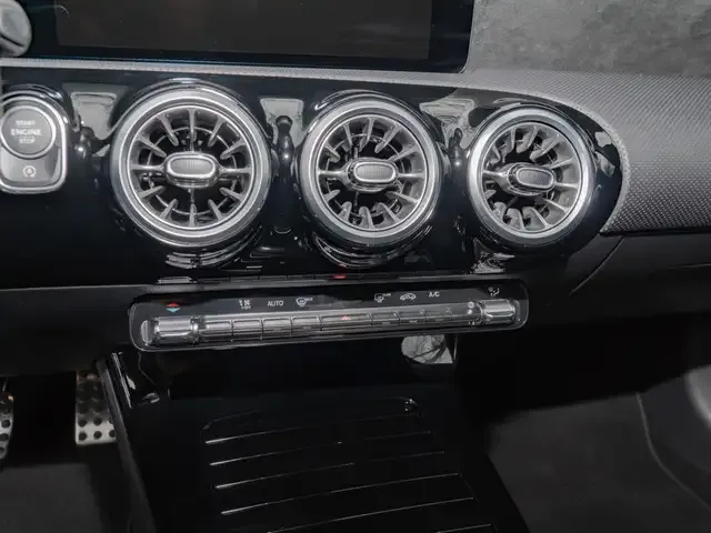 Mercedes-Benz CLA 220