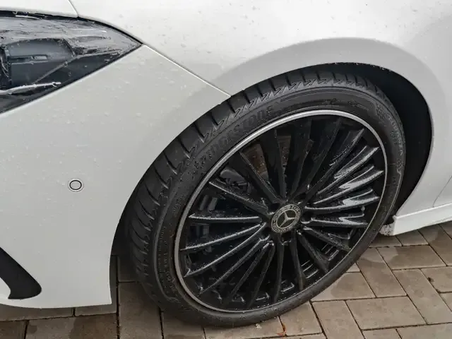 Mercedes-Benz CLA 220