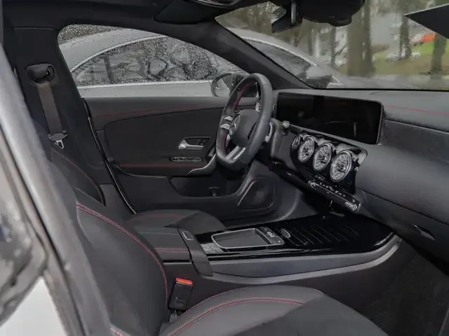 Mercedes-Benz CLA 220