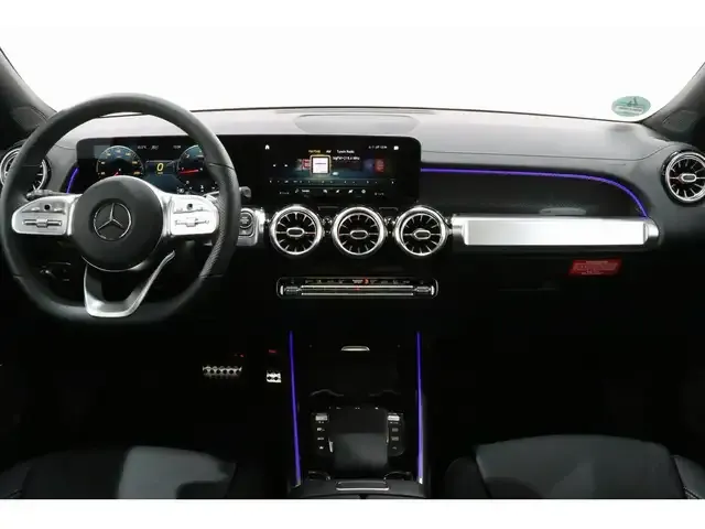 Mercedes-Benz GLB 220