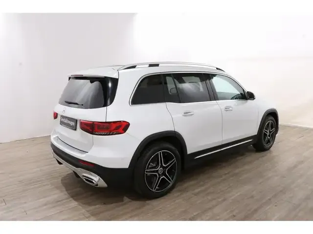 Mercedes-Benz GLB 220