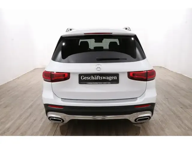 Mercedes-Benz GLB 220