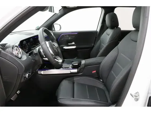 Mercedes-Benz GLB 220